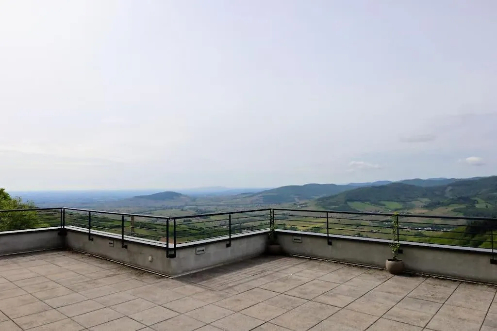 Holiday home Maison Avec Vue 180° Sur Le Beaujolais Beaujeu